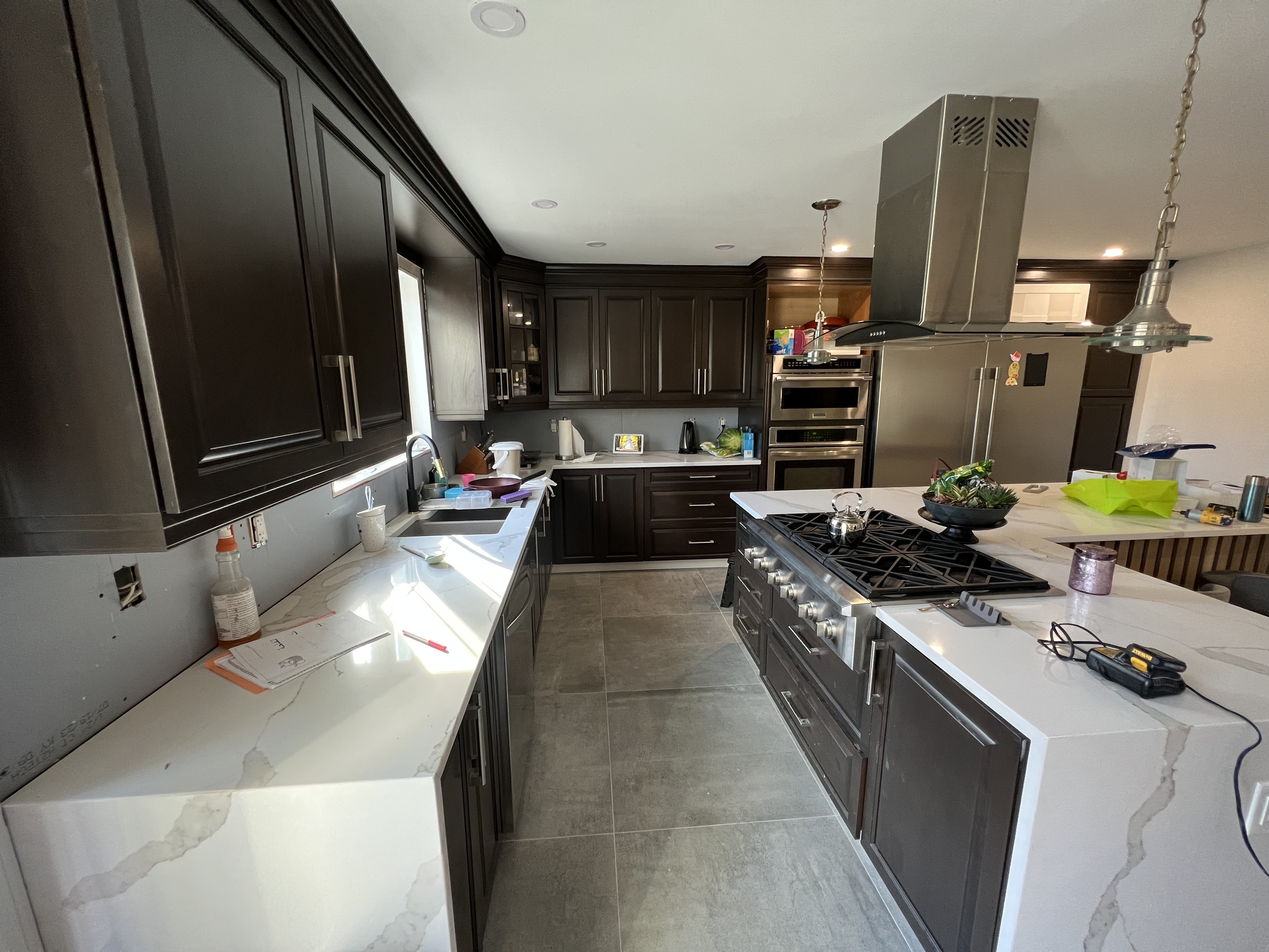 Kitchen before refinishing